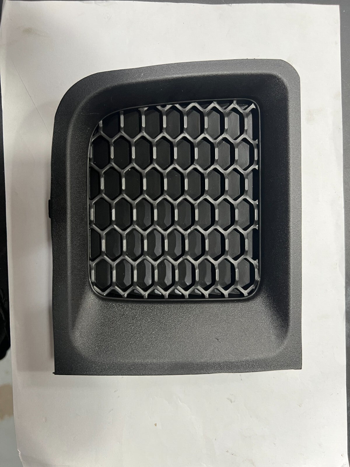 735598592 GRIGLIA PARAURTI ANTERIORE LATO DESTRO JEEP RENEGADE DAL 2014 AL 2018