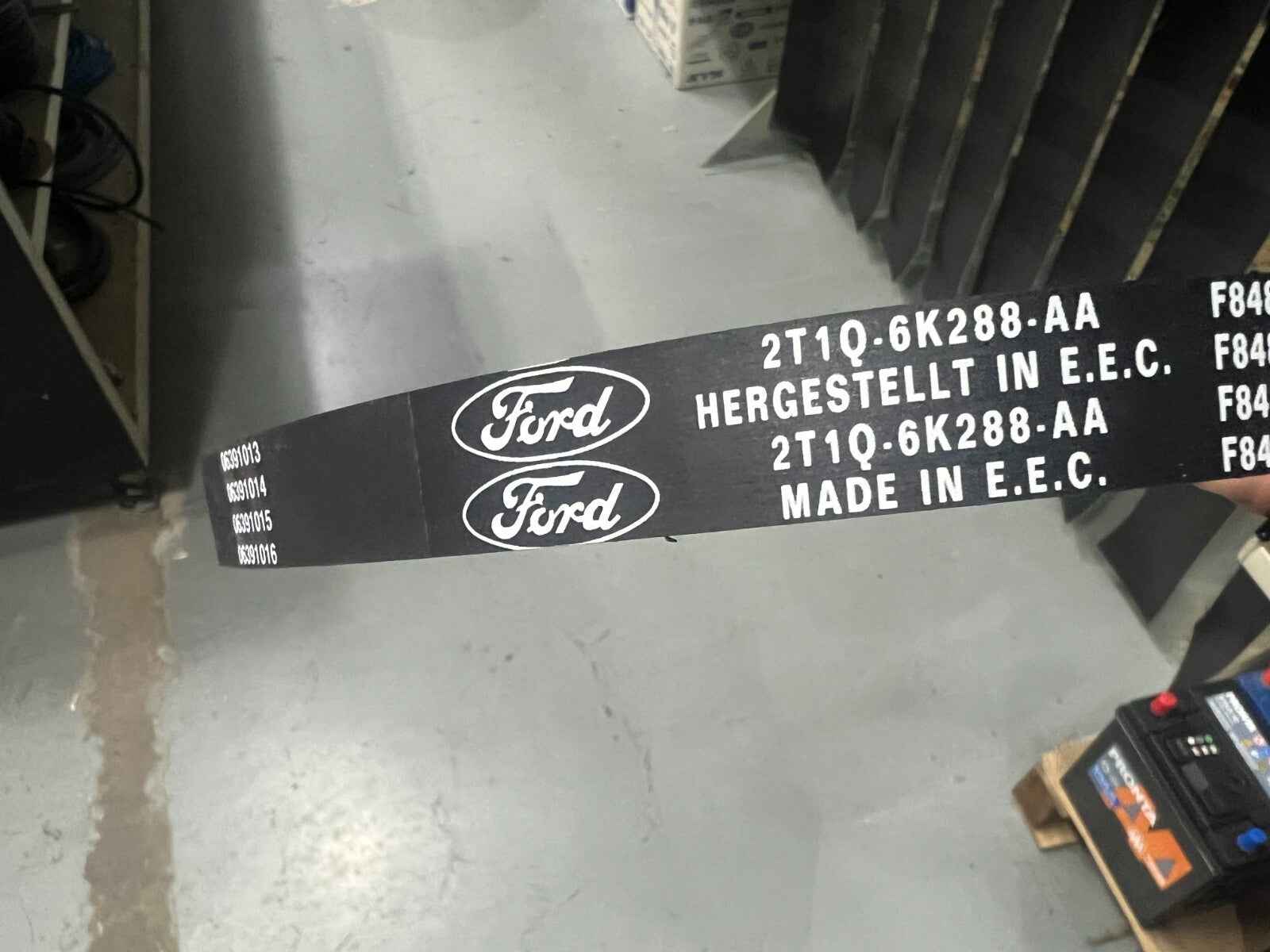 1215977 2T1Q-6K288-AA CINGHIA DI DISTRIBUZIONE ORIGINALE FORD