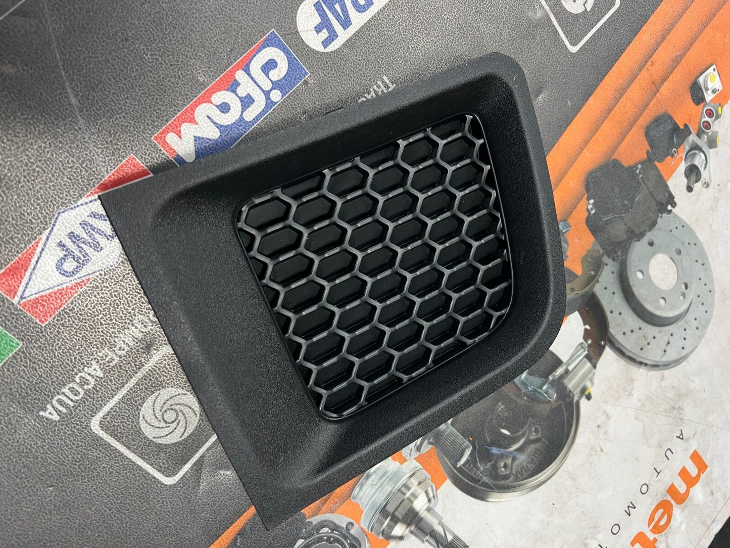 735598591 GRIGLIA PARAURTI ANTERIORE LATO SINISTROJEEP RENEGADE DAL 2014 AL 2018