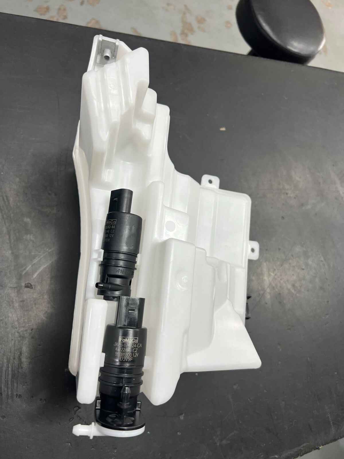 2546248 JX7B-13K175-AG VASCHETTA SERBATOIO LIQUIDO TERGICRISTALLI ORIGINALE FORD