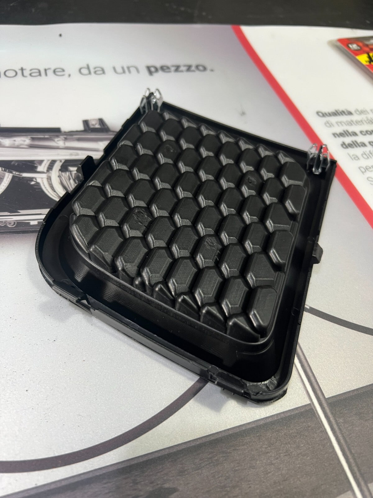 735598592 GRIGLIA PARAURTI ANTERIORE LATO DESTRO JEEP RENEGADE DAL 2014 AL 2018