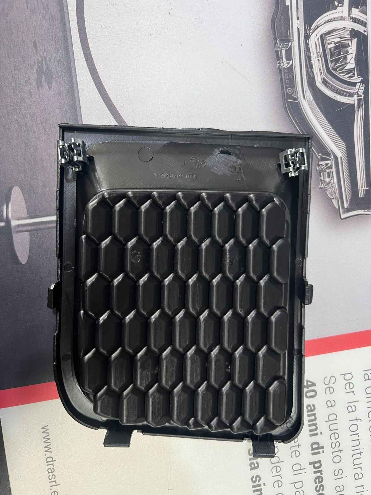 735598592 GRIGLIA PARAURTI ANTERIORE LATO DESTRO JEEP RENEGADE DAL 2014 AL 2018