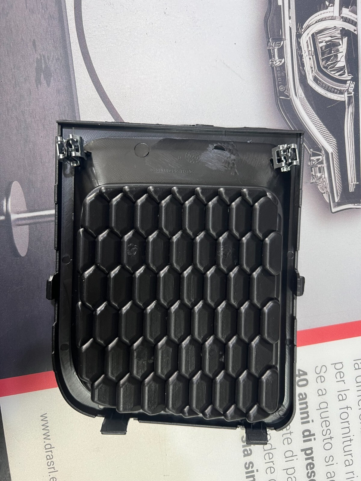 735598592 GRIGLIA PARAURTI ANTERIORE LATO DESTRO JEEP RENEGADE DAL 2014 AL 2018