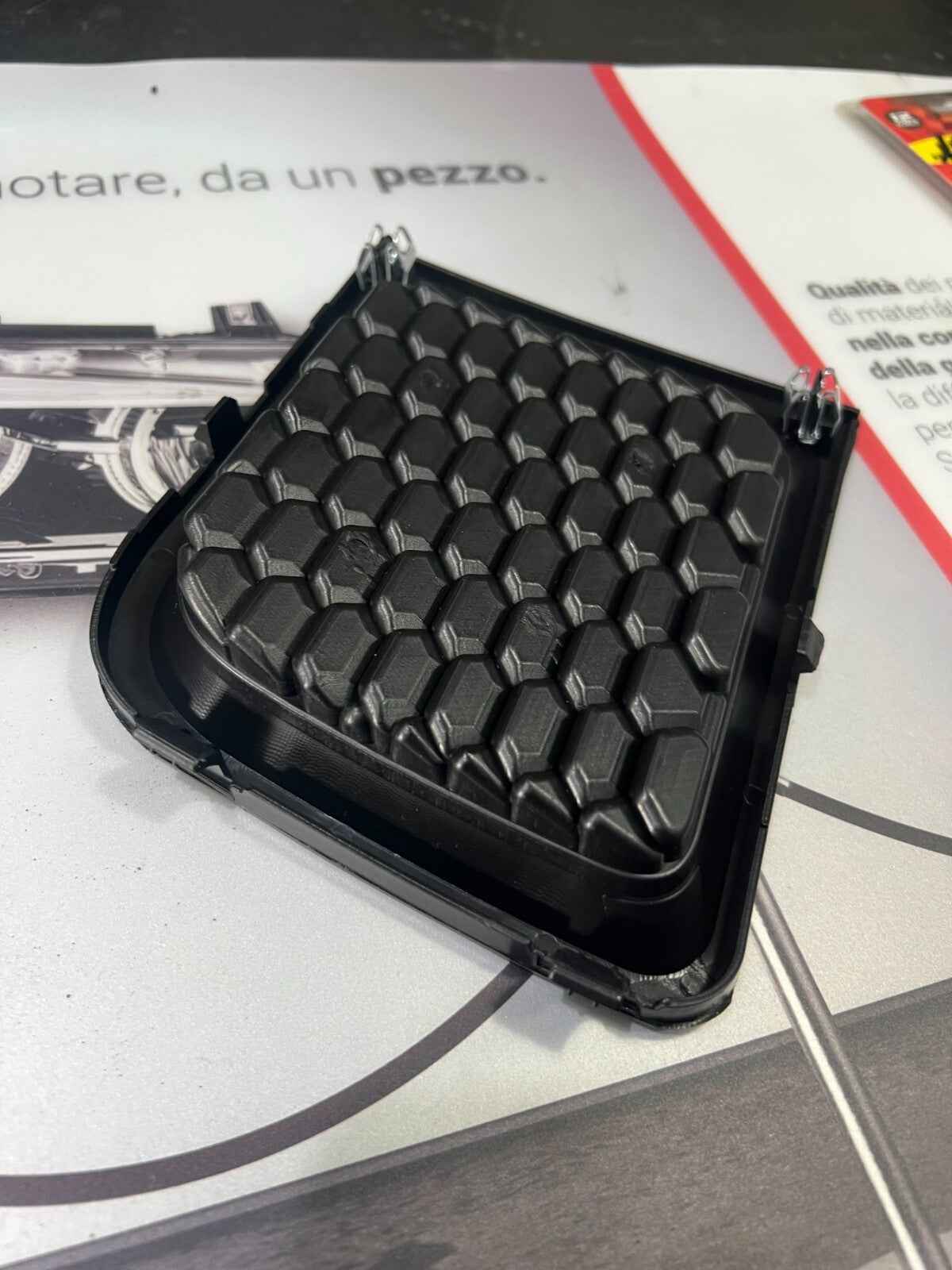 735598592 GRIGLIA PARAURTI ANTERIORE LATO DESTRO JEEP RENEGADE DAL 2014 AL 2018