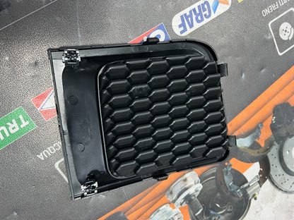 735598591 GRIGLIA PARAURTI ANTERIORE LATO SINISTROJEEP RENEGADE DAL 2014 AL 2018