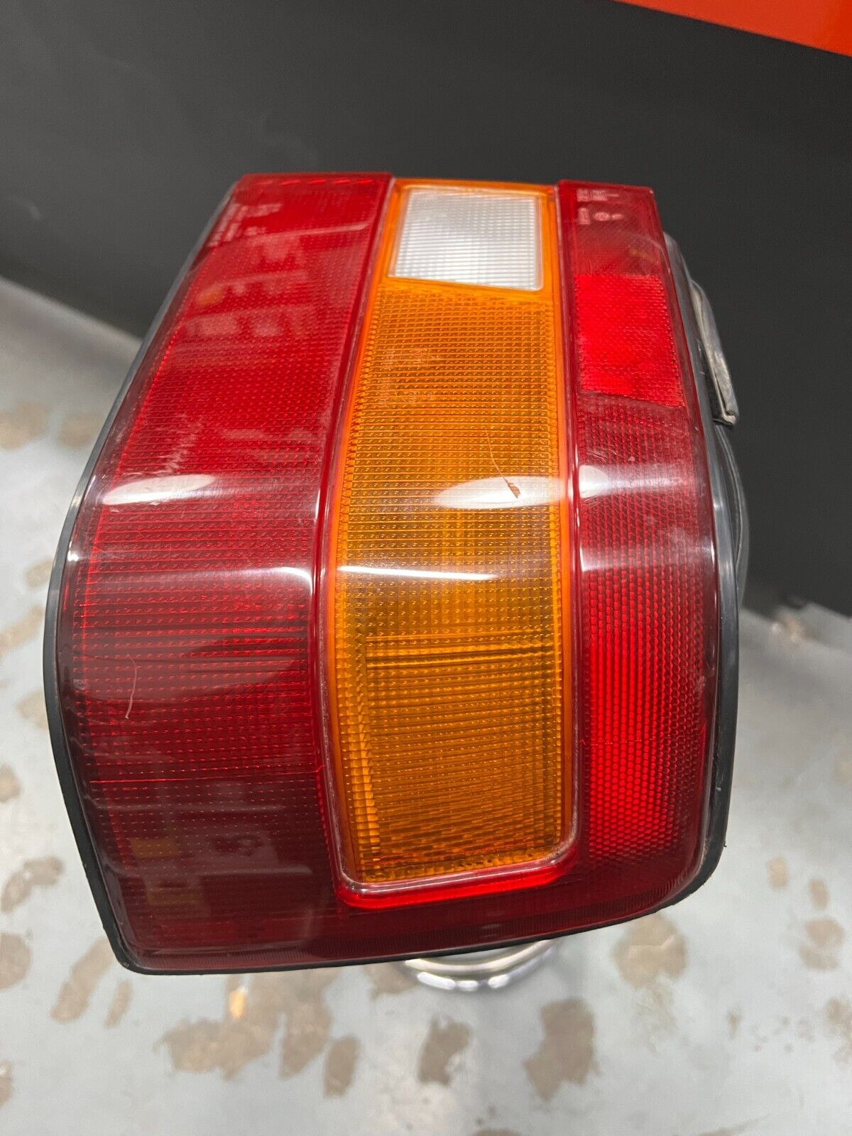 9240224330 FARO FANALE STOP POSTERIORE DESTRO ORIGINALE HYUNDAI PONY 9901