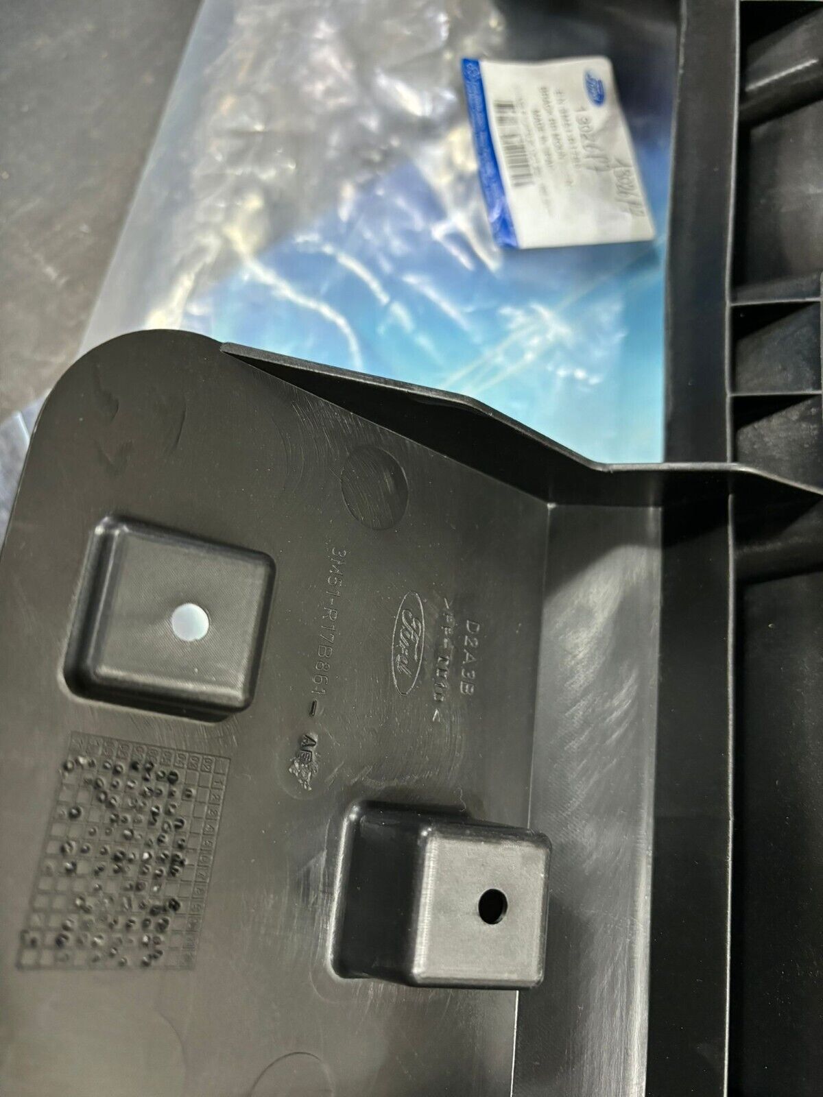 SUPPORTO PARAURTI POSTERIORE COD. 1302697 ORIGINALE FORD