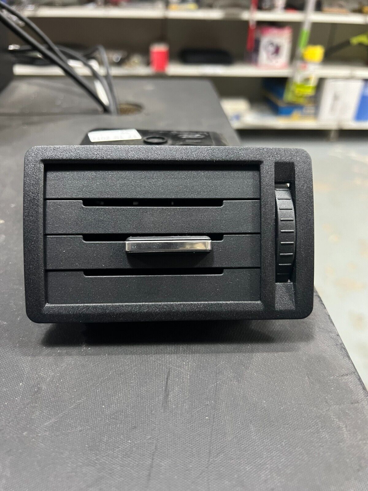1751124 BOCCHETTA ARIA CONDIZIONATA LATO DESTRO ORIGINALE FORD