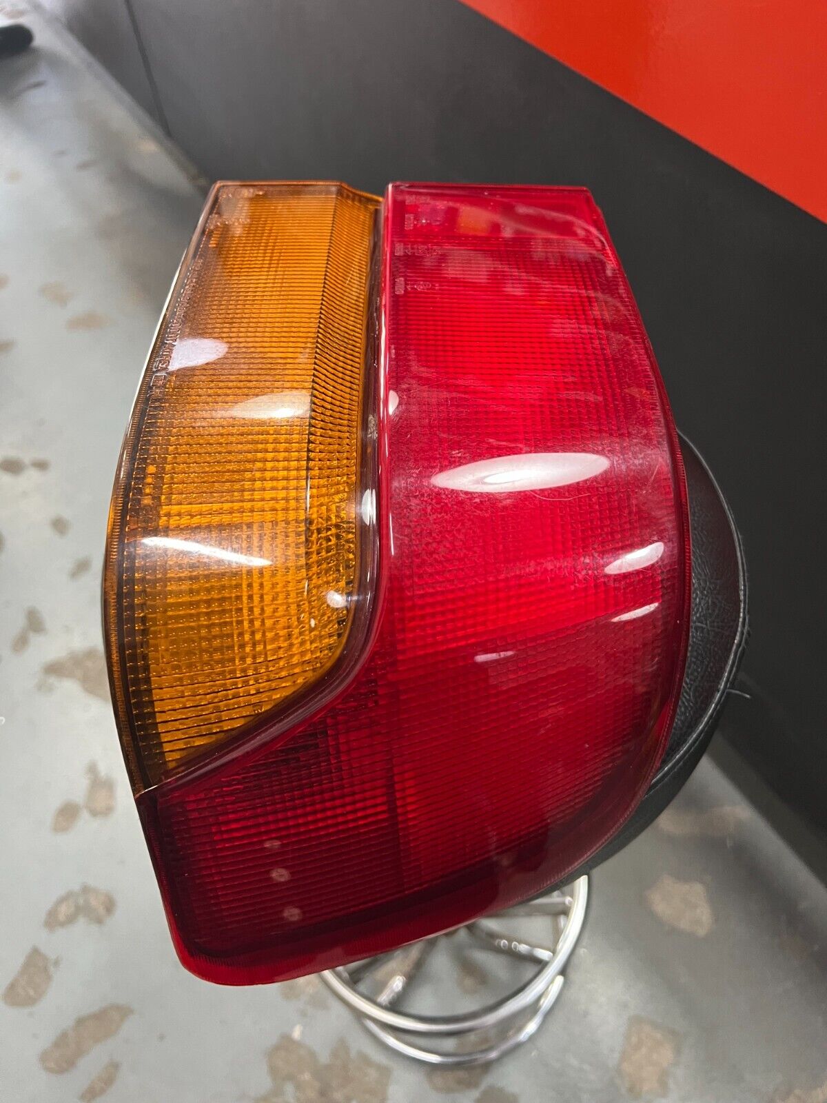 9240233010 FARO FANALE STOP POSTERIORE DESTRO ORIGINALE HYUNDAI SONATA 88-93